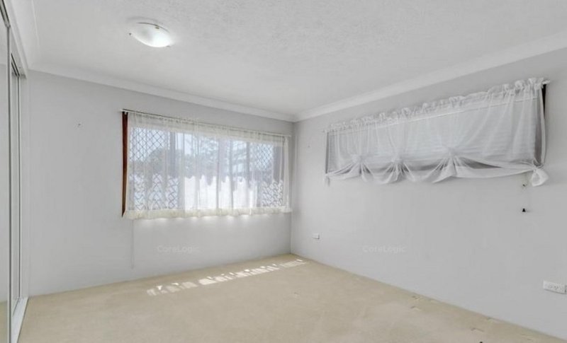 Photo - 2/228 Marine Parade, Labrador QLD 4215 - Image 13