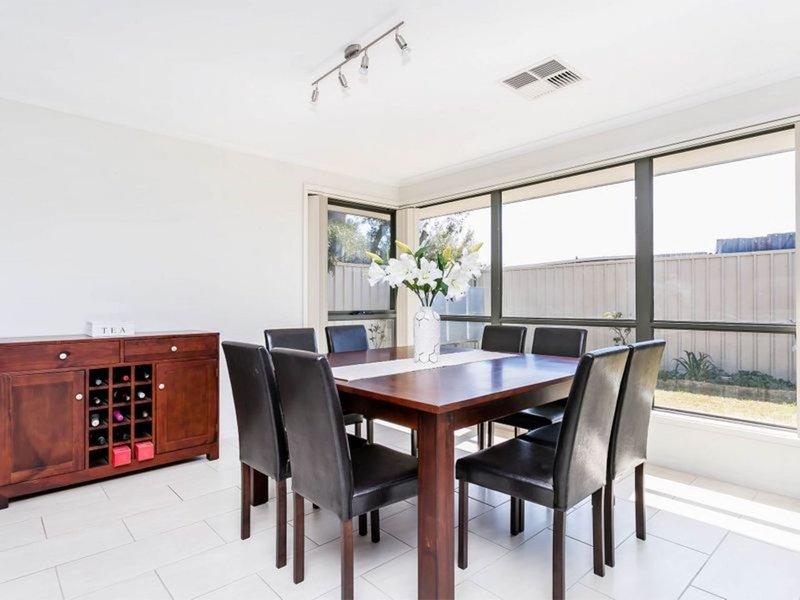 Photo - 2/22a Alfred Avenue, Seaton SA 5023 - Image 3