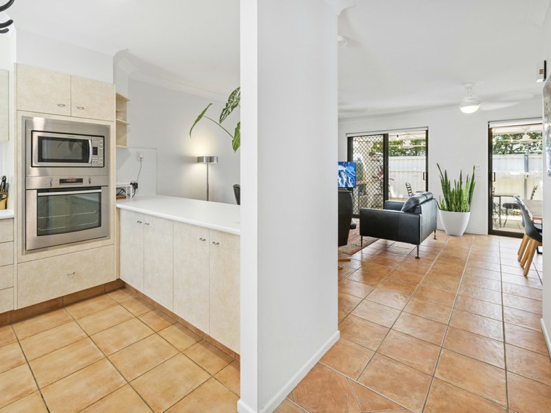 Photo - 2/23-25 Bauer Street, Southport QLD 4215 - Image 3