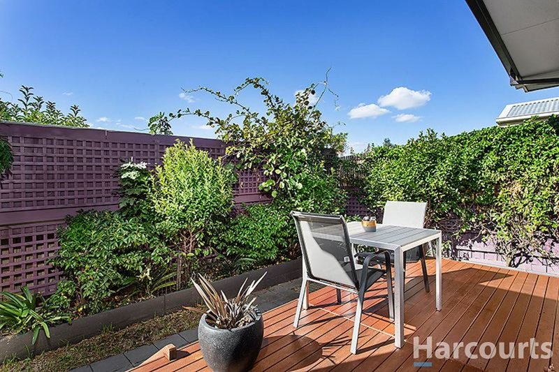 Photo - 2/23 Barlyn Road, Mount Waverley VIC 3149 - Image 6