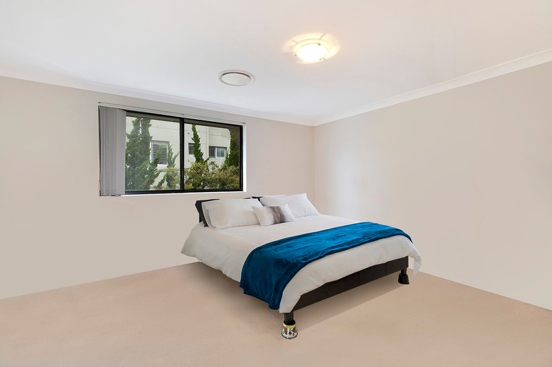 Photo - 2/23 Barnhill Road, Terrigal NSW 2260 - Image 5