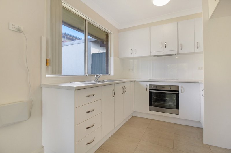 2/23 Beatus Street, Unanderra NSW 2526