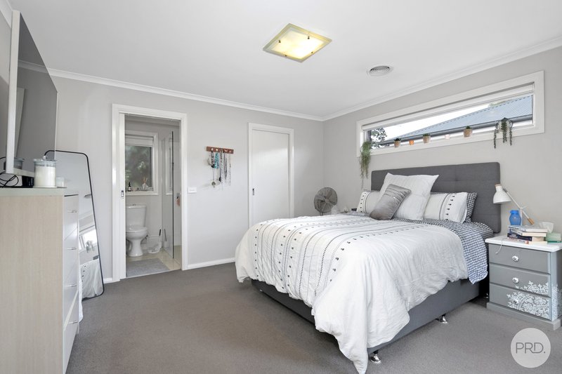 Photo - 2/23 Beverin Street, Sebastopol VIC 3356 - Image 6