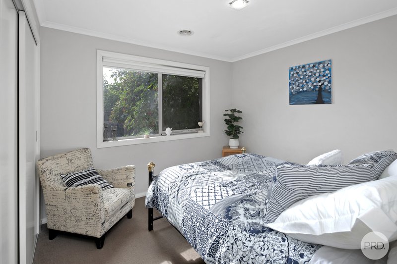 Photo - 2/23 Beverin Street, Sebastopol VIC 3356 - Image 8