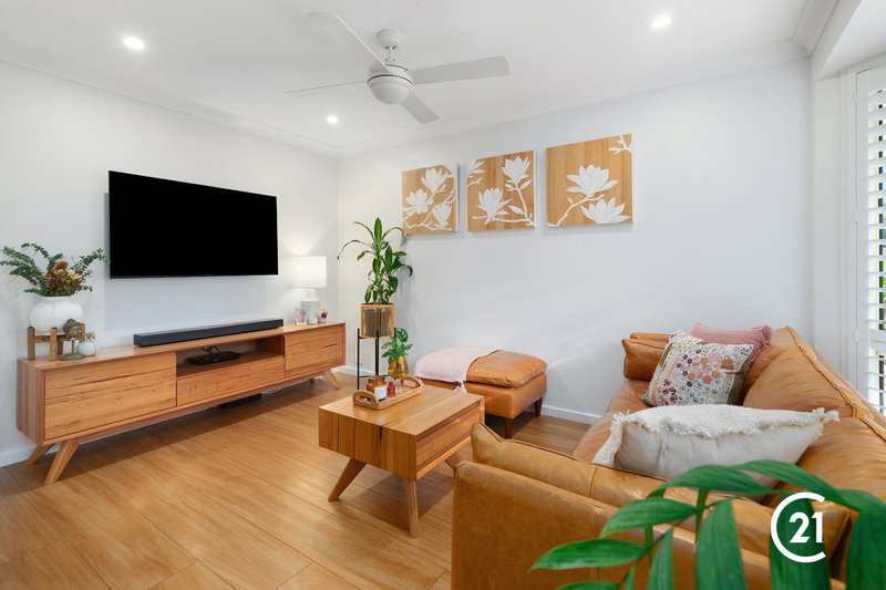Photo - 223 Cresthaven Avenue, Bateau Bay NSW 2261 - Image 2