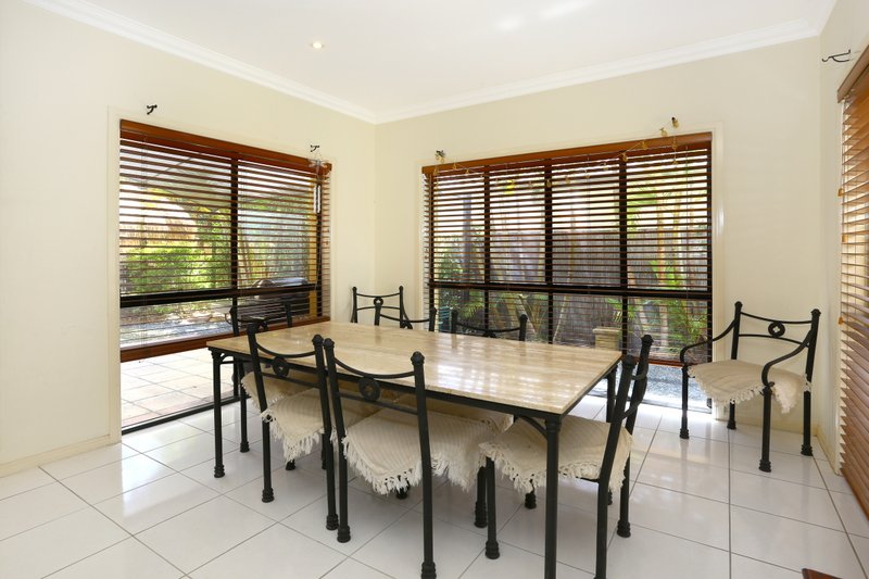 Photo - 223 Crestwood Drive, Molendinar QLD 4214 - Image 9