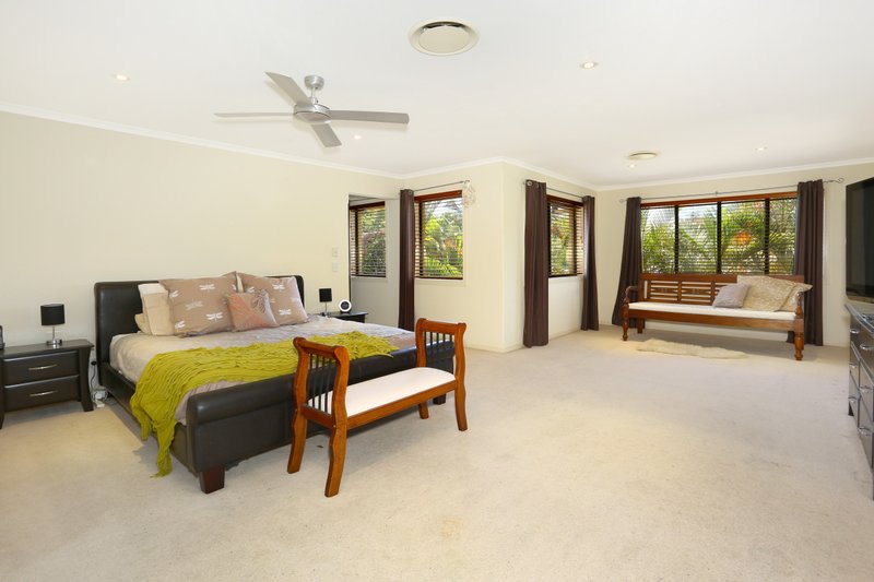 Photo - 223 Crestwood Drive, Molendinar QLD 4214 - Image 13