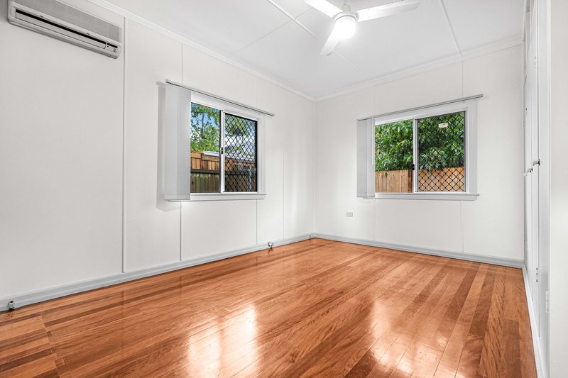 Photo - 2/23 Faine Street, Manly West QLD 4179 - Image 2