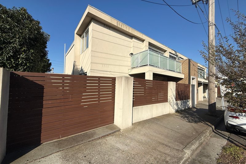 Photo - 2/23 Farmer Street, Richmond VIC 3121 - Image 1