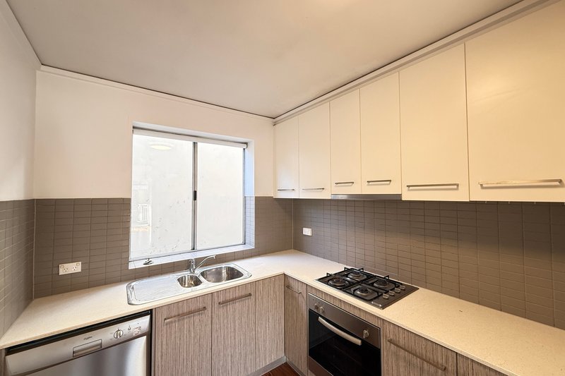 Photo - 2/23 Farmer Street, Richmond VIC 3121 - Image 3