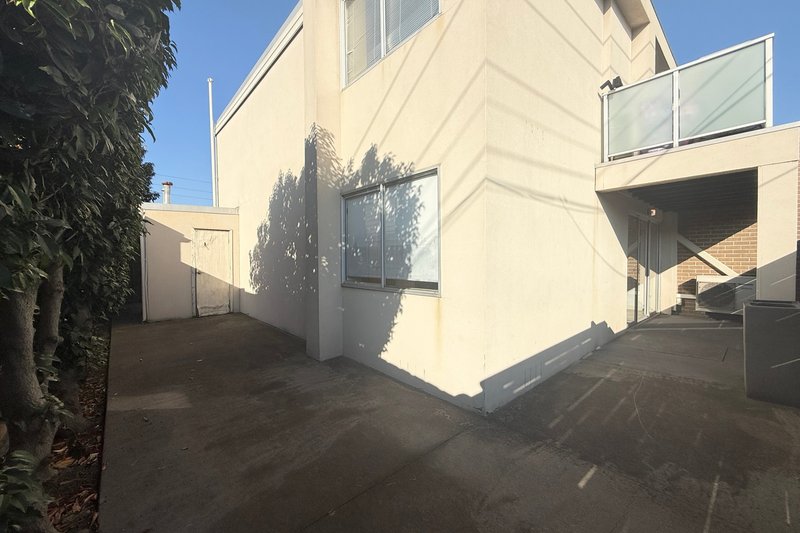 Photo - 2/23 Farmer Street, Richmond VIC 3121 - Image 8