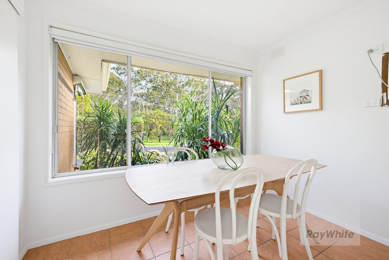 Photo - 223 Greenwood Drive, Bundoora VIC 3083 - Image 5