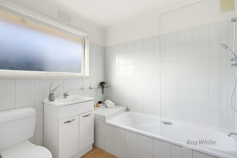 Photo - 223 Greenwood Drive, Bundoora VIC 3083 - Image 12