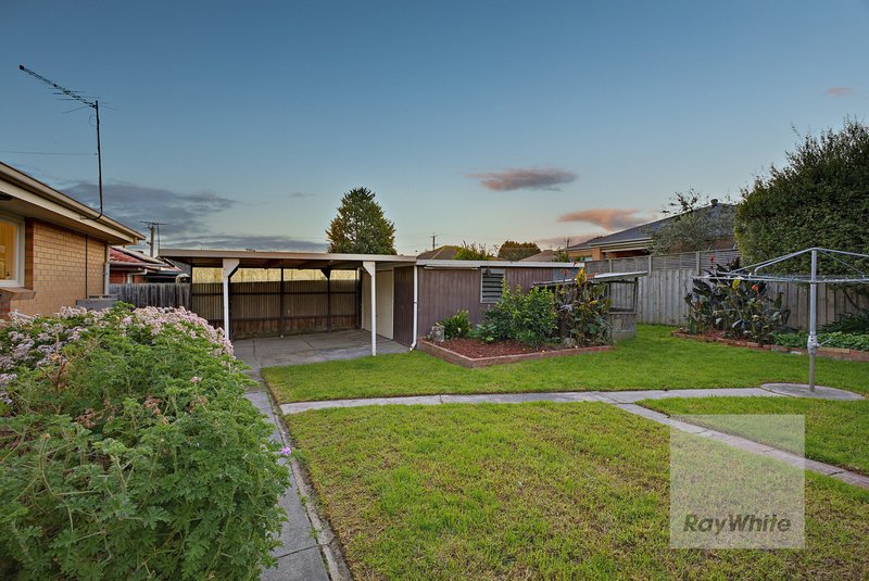 Photo - 223 Greenwood Drive, Bundoora VIC 3083 - Image 13