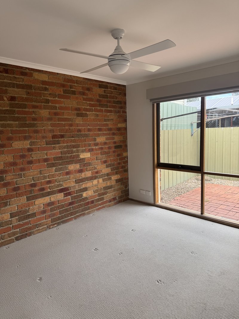 Photo - 2/23 Hume Avenue, Melton South VIC 3338 - Image 7