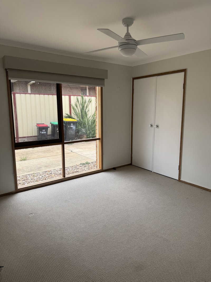 Photo - 2/23 Hume Avenue, Melton South VIC 3338 - Image 8