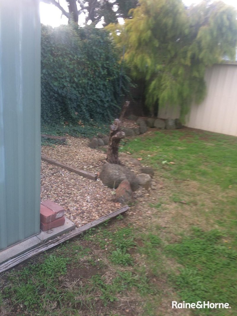 Photo - 2/23 Hume Avenue, Melton South VIC 3338 - Image 14
