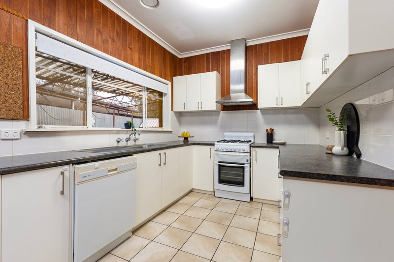 Photo - 223 Kiewa Street, South Albury NSW 2640 - Image 2