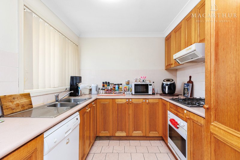 Photo - 2/23 Kirrang Avenue, Glenfield Park NSW 2650 - Image 3