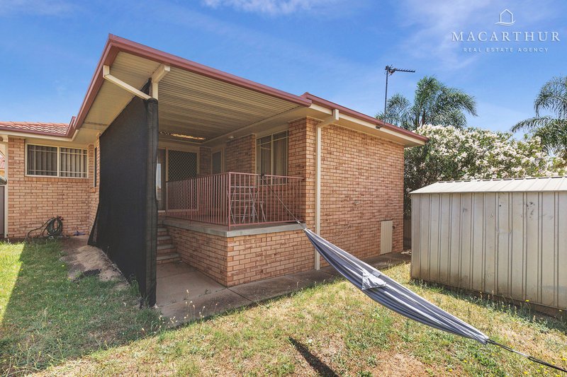 Photo - 2/23 Kirrang Avenue, Glenfield Park NSW 2650 - Image 9