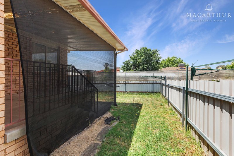 Photo - 2/23 Kirrang Avenue, Glenfield Park NSW 2650 - Image 10