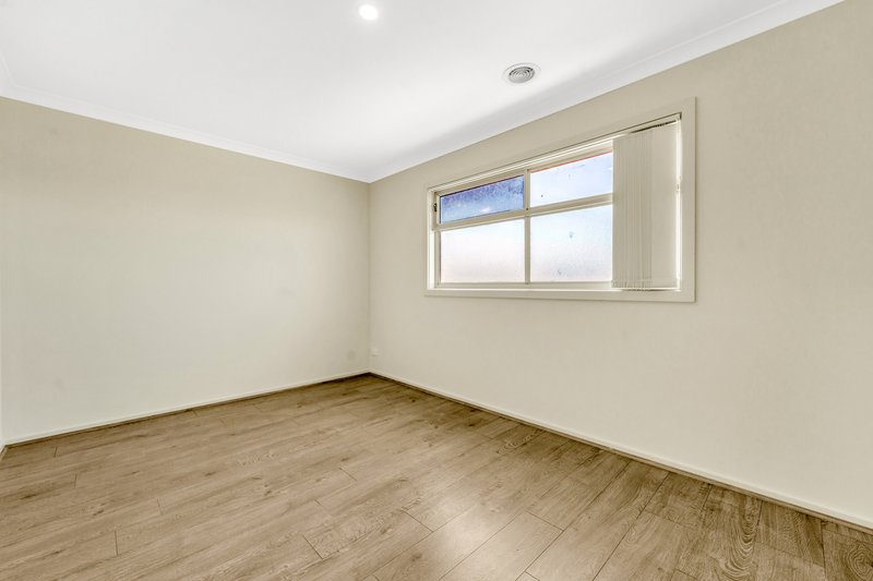 Photo - 2/23 Leveque Loop, Craigieburn VIC 3064 - Image 12