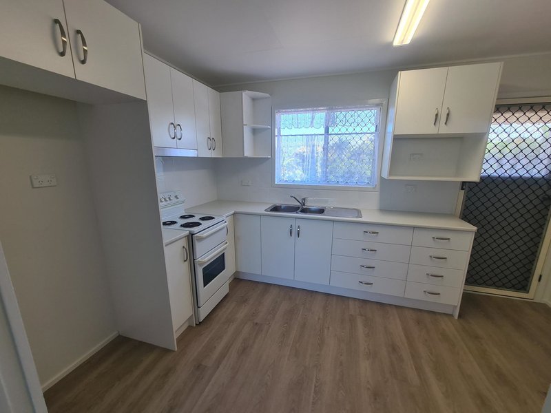 Photo - 2/23 Lucinda Street, Clontarf QLD 4019 - Image 3