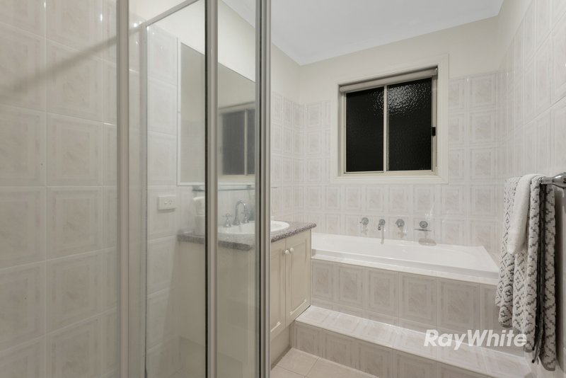 Photo - 2/23 Manchester Grove, Glen Huntly VIC 3163 - Image 9