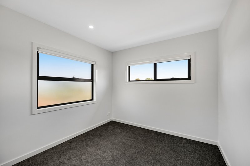 Photo - 2/23 Midas Court, , Meadow Heights VIC 3048 - Image 7