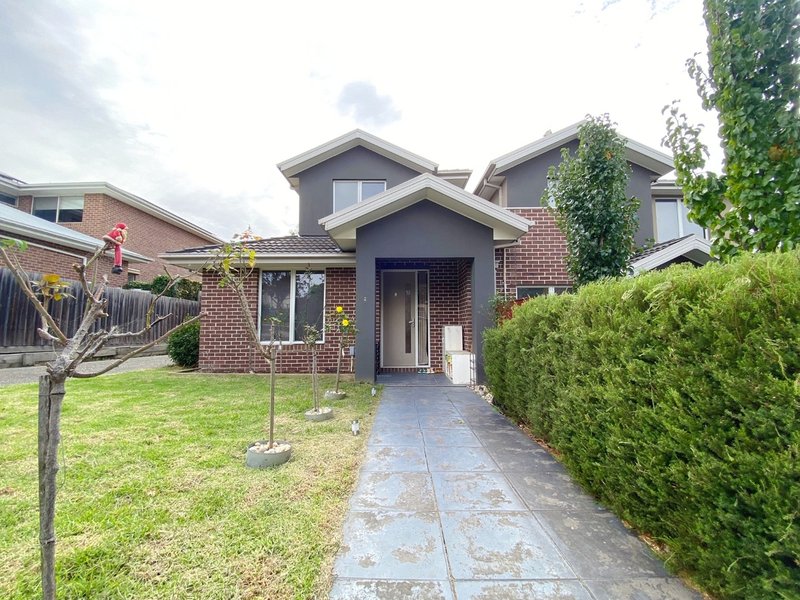 Photo - 2/23 Montgomery Avenue, Mount Waverley VIC 3149 - Image 2