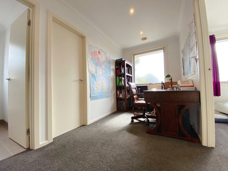 Photo - 2/23 Montgomery Avenue, Mount Waverley VIC 3149 - Image 11