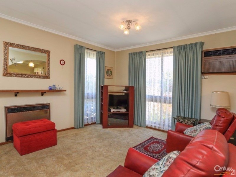 Photo - 2/23 Princes Highway , Pakenham VIC 3810 - Image 3