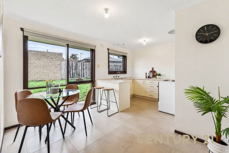 Photo - 2/23 Purley Drive, Dandenong North VIC 3175 - Image 4