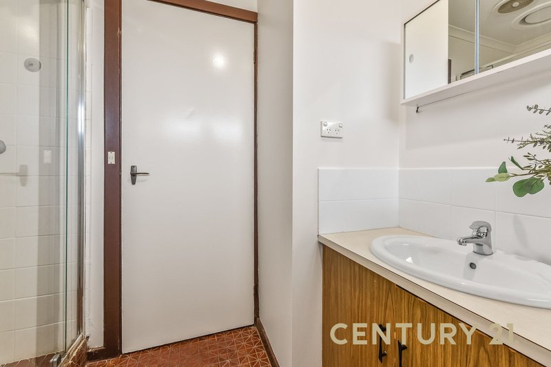 Photo - 2/23 Purley Drive, Dandenong North VIC 3175 - Image 10