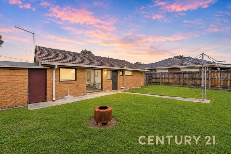Photo - 2/23 Purley Drive, Dandenong North VIC 3175 - Image 11
