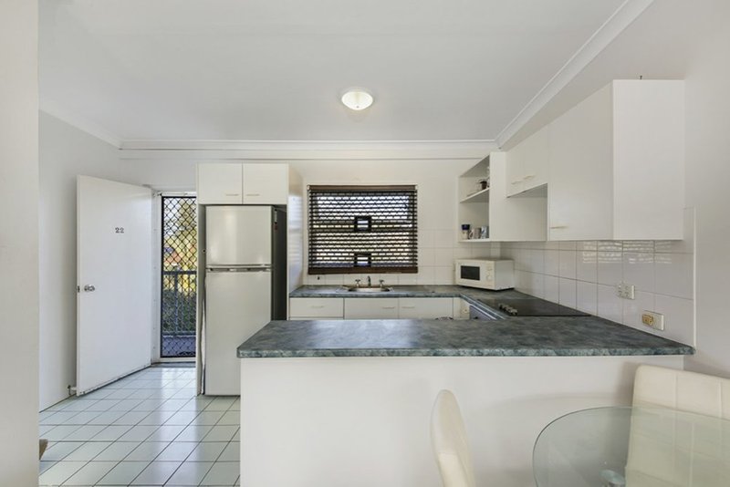 Photo - 22/3 Redondo Avenue, Miami QLD 4220 - Image 3