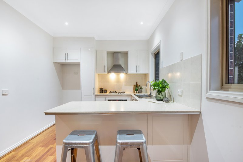 Photo - 2/23 Roberts Avenue, Mulgrave VIC 3170 - Image 5