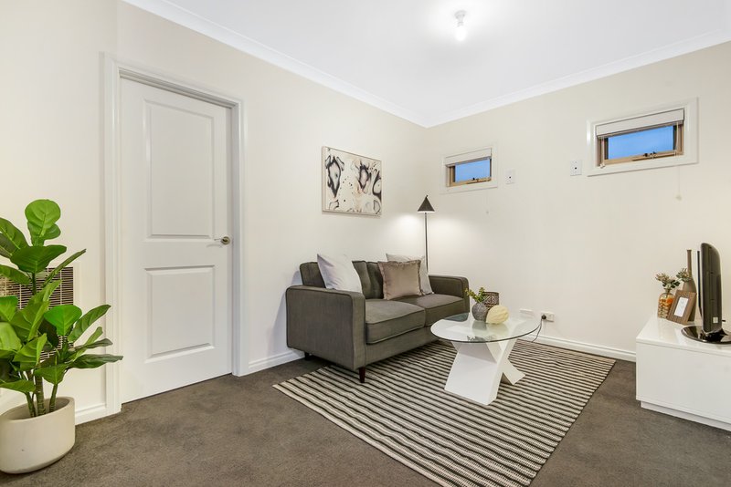 Photo - 2/23 Roberts Avenue, Mulgrave VIC 3170 - Image 16