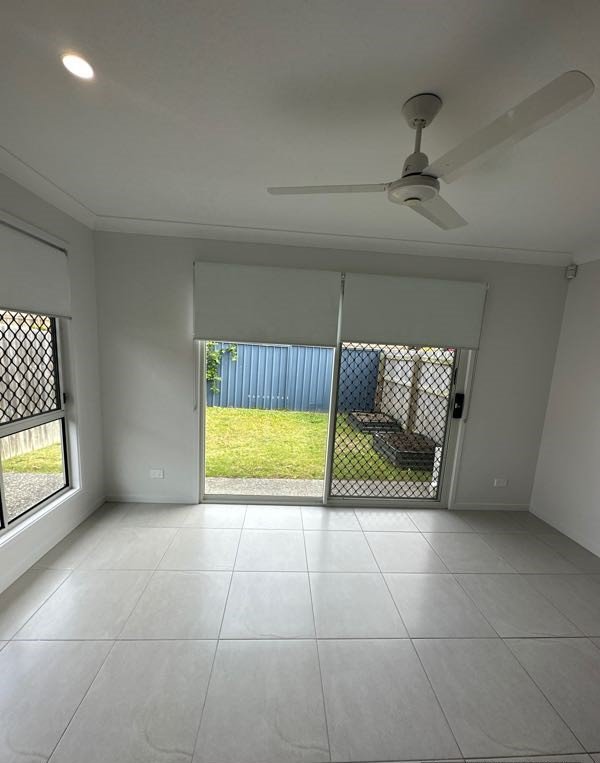 Photo - 2/23 Spruce Street, Loganlea QLD 4131 - Image 2