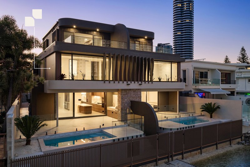 Photo - 2/23 Tarcoola Crescent, Surfers Paradise QLD 4217 - Image 1