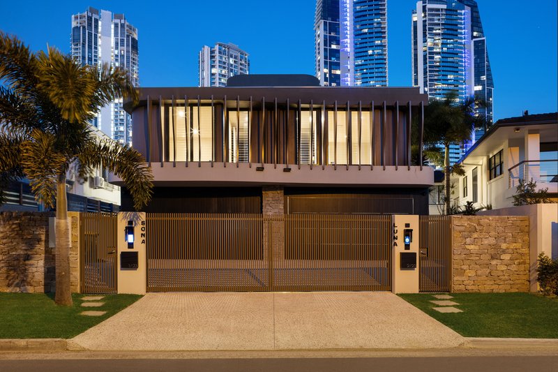 Photo - 2/23 Tarcoola Crescent, Surfers Paradise QLD 4217 - Image 4