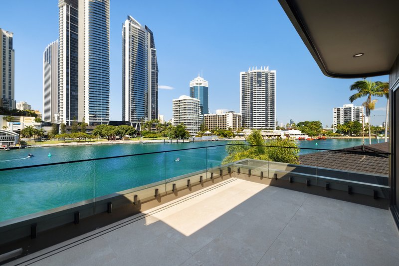 Photo - 2/23 Tarcoola Crescent, Surfers Paradise QLD 4217 - Image 9