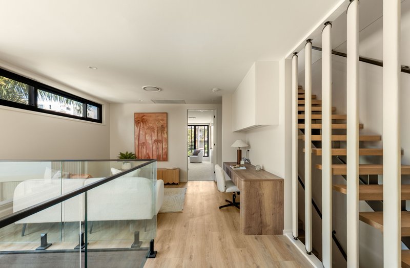 Photo - 2/23 Tarcoola Crescent, Surfers Paradise QLD 4217 - Image 16