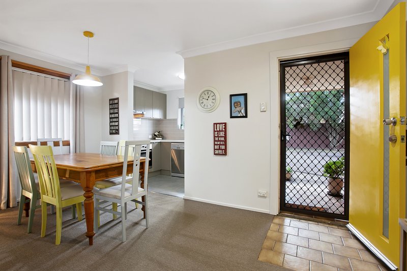 Photo - 2/23 Walter Street, Kingswood NSW 2747 - Image 6