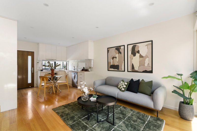 Photo - 2/23 Win-Malee Street, Hadfield VIC 3046 - Image 2