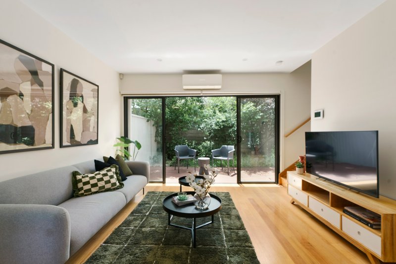 Photo - 2/23 Win-Malee Street, Hadfield VIC 3046 - Image 4