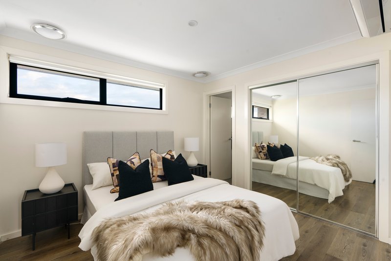 Photo - 2/23 Win-Malee Street, Hadfield VIC 3046 - Image 9