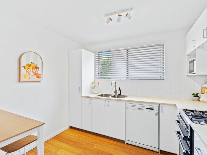 Photo - 2/23 Woodville Place, Annerley QLD 4103 - Image 5