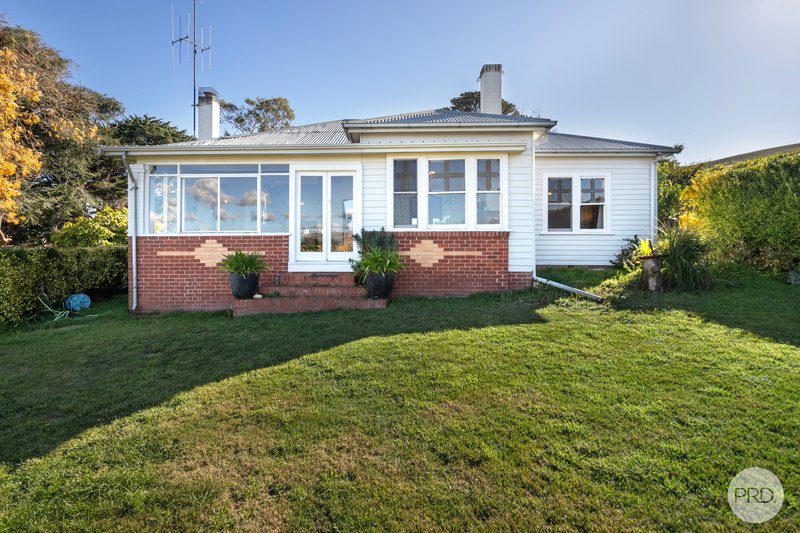 Photo - 2/232 Forest Hill Road, Newlyn VIC 3364 - Image 2