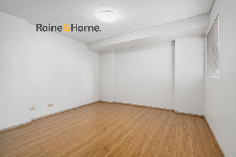 Photo - 22/33-39 Lachlan Street, Liverpool NSW 2170 - Image 9